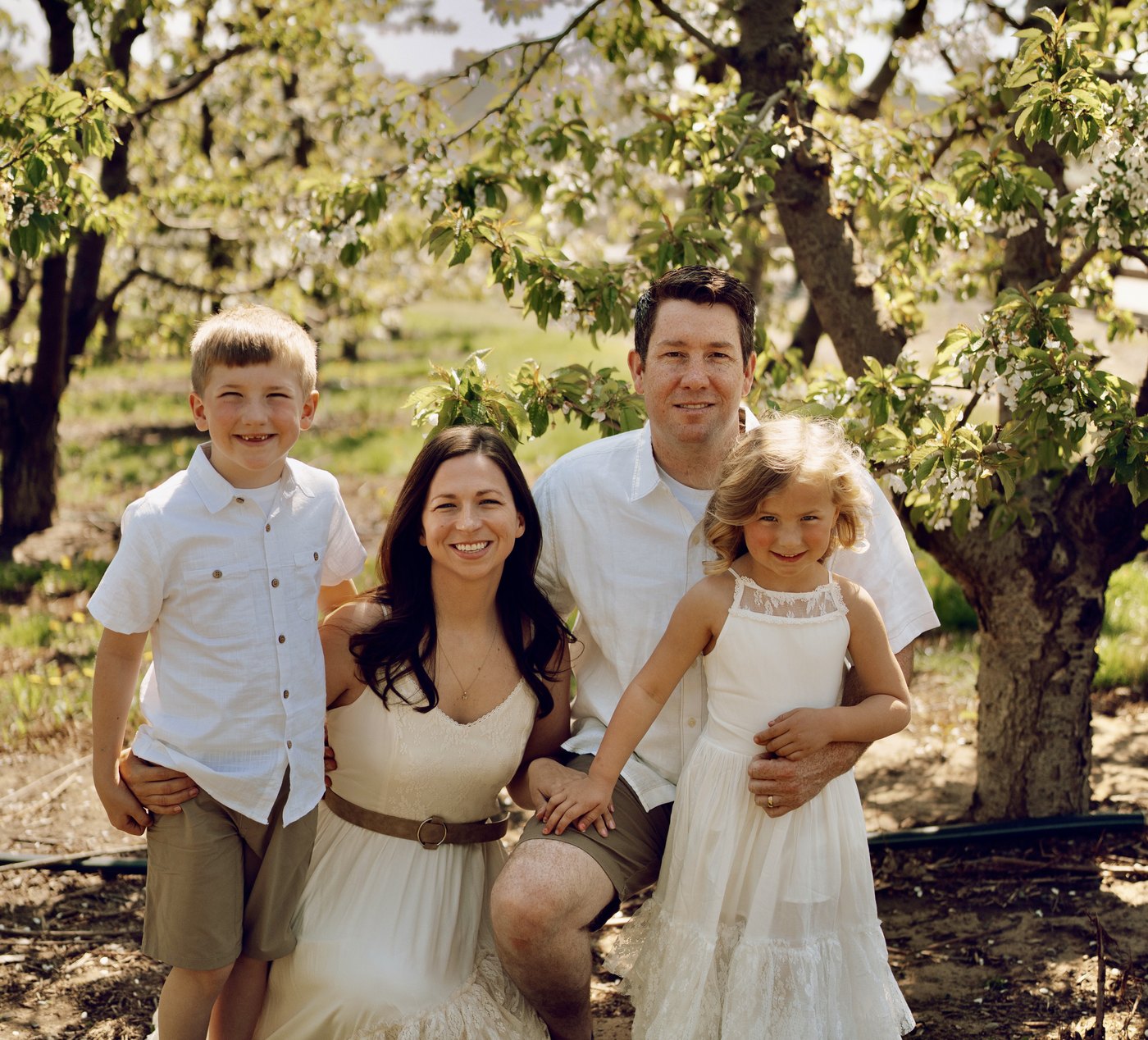 Reedy Berg with his family in the Yakima Valley